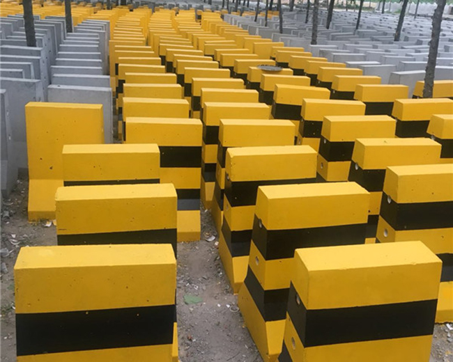 混凝土隔離墩的作用是什么？